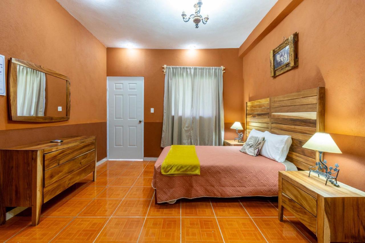 Hosteria Casa Marquez Leon Exterior photo