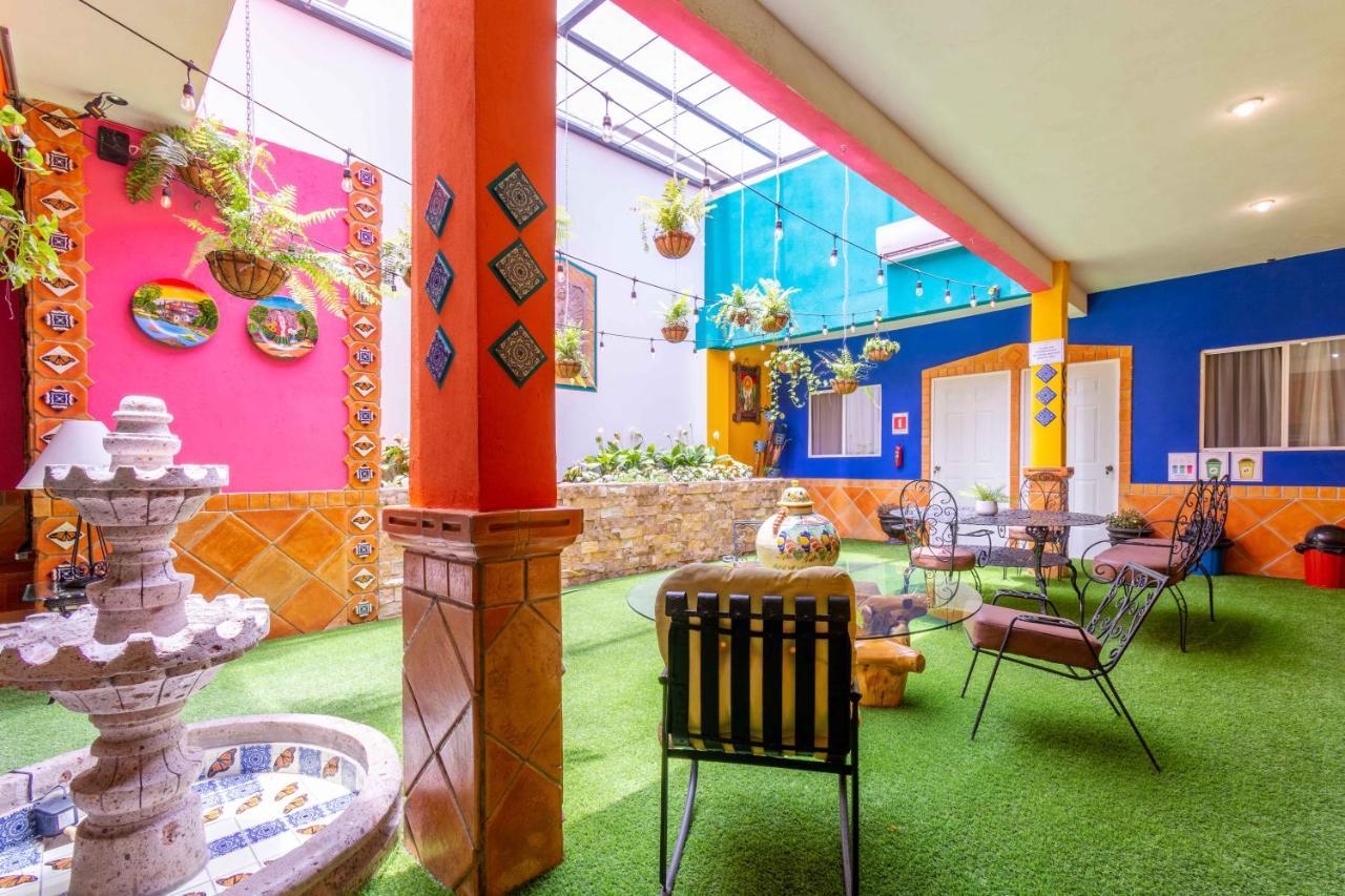 Hosteria Casa Marquez Leon Exterior photo