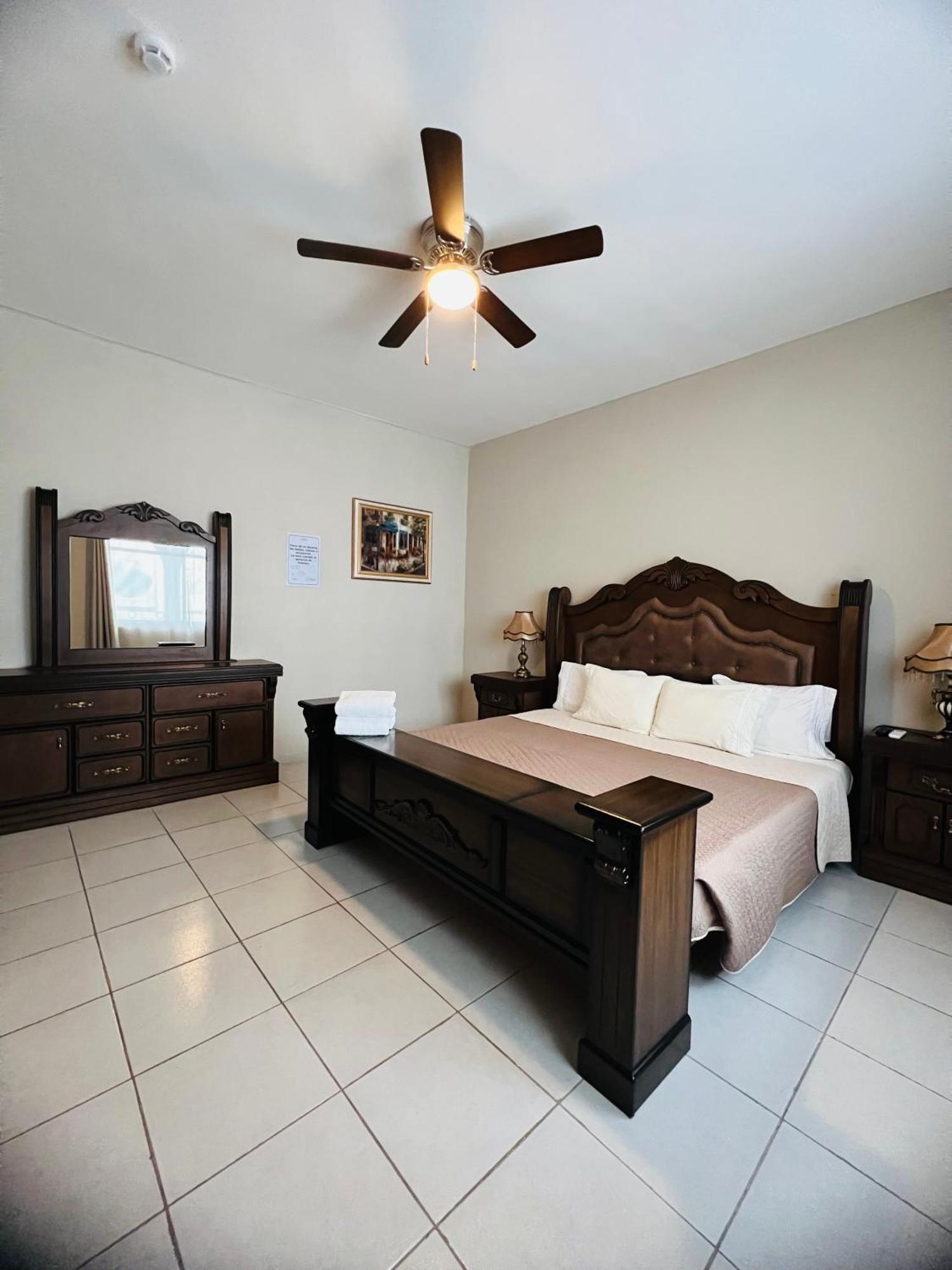 Hosteria Casa Marquez Leon Exterior photo